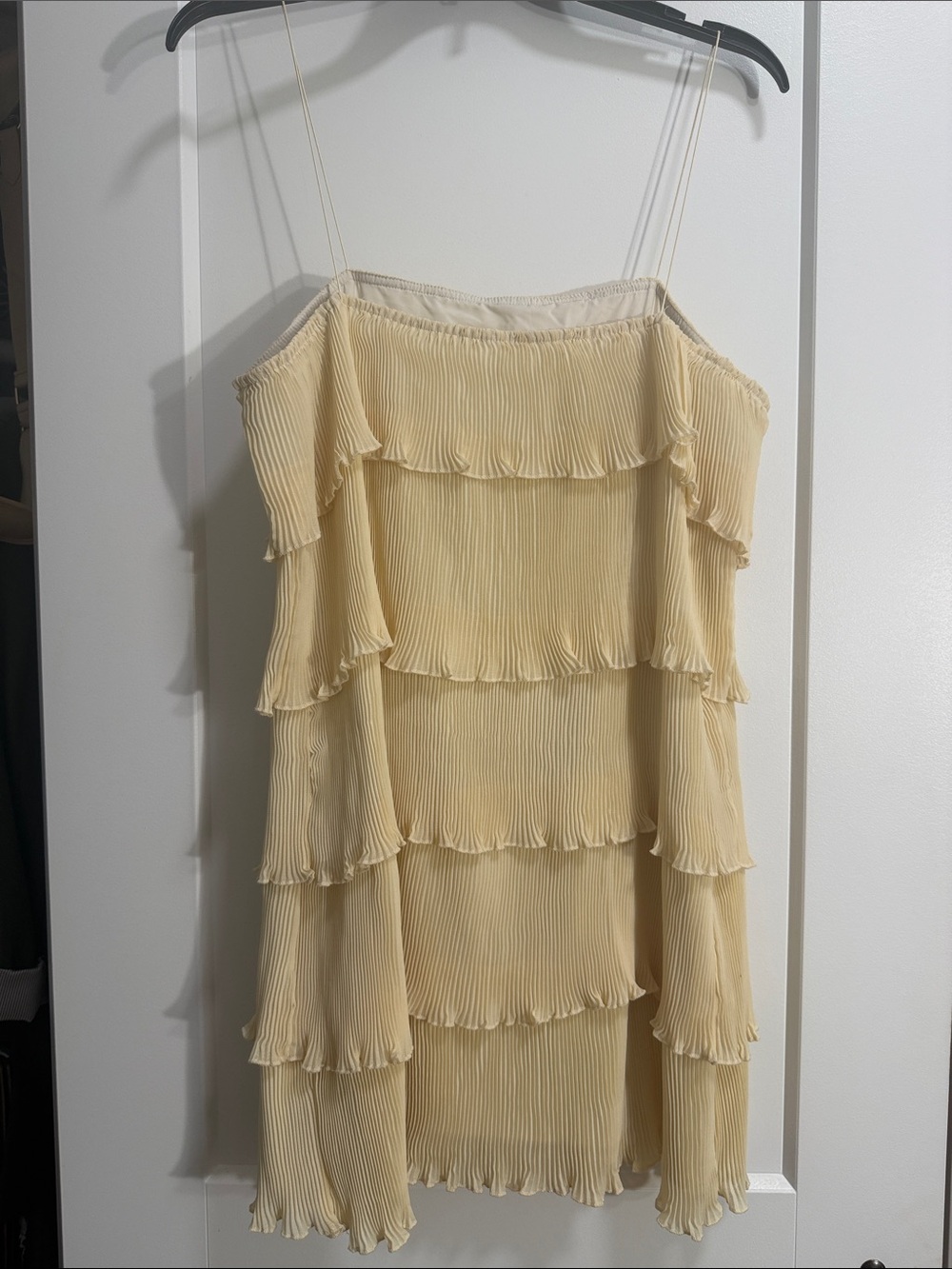 Butter yellow tiered mini dress - Picture 3 of 4